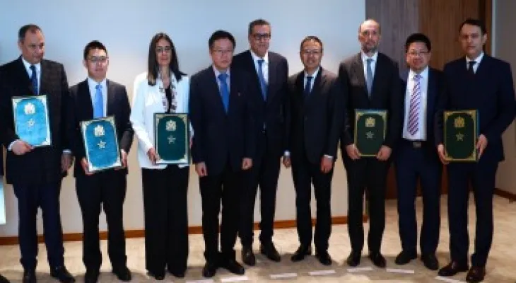التوقيع على اتفاقية استثمار بين الحكومة والمجموعة الصينية BRT لإقامة وحدة صناعية لإنتاج الأقطاب الكهربائية السالبة
