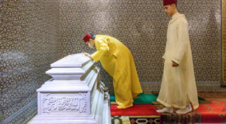 أمير المؤمنين يترأس حفلا دينيا إحياء للذكرى السادسة والعشرين لوفاة جلالة المغفور له الملك الحسن الثاني