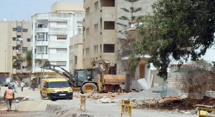 نزع الملكية يثير الجدل في حي المحيط بالرباط والقضاء يوقف قرارات الهدم
