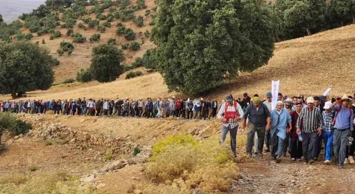 حين يحتج المسؤول ضد نفسه... عبث أم تهرب من المحاسبة ؟ رئيس جماعة يحتج على فشله ؟ من يحاسب من ؟