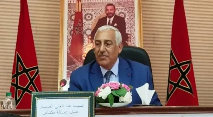 بمناسبة عيد الشباب المجيد.. عامل مكناس يشرف على تسليم تجهيزات للنقل المدرسي والصحي